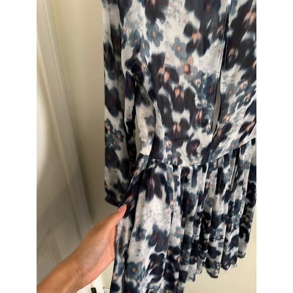 Urban Outfitters Dress Women's 0 Kimchi Blue Floral Mini Sheer Back Cut Out - Picture 8 of 10